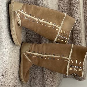 Tory Burch brown suede moccasin boots
